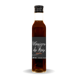 Vinaigre de noix vieilli en solera de chêne pour assaisonnement en cuisine