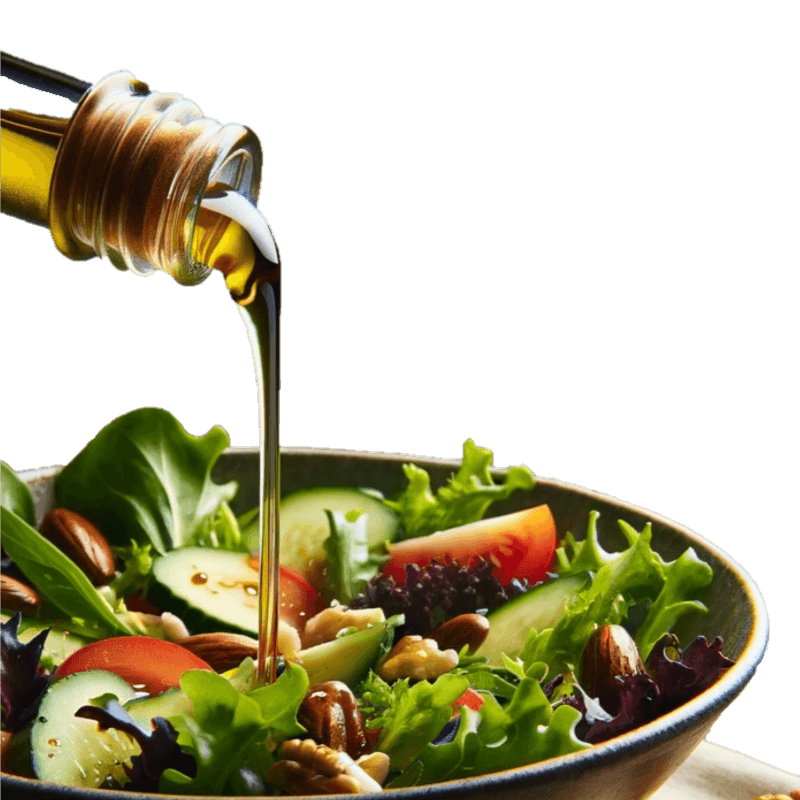 Salade composée assaisonnée avec de l'huile de noix